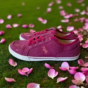Ryka Women's Fuchsia Casual Sneakers, women size 10.